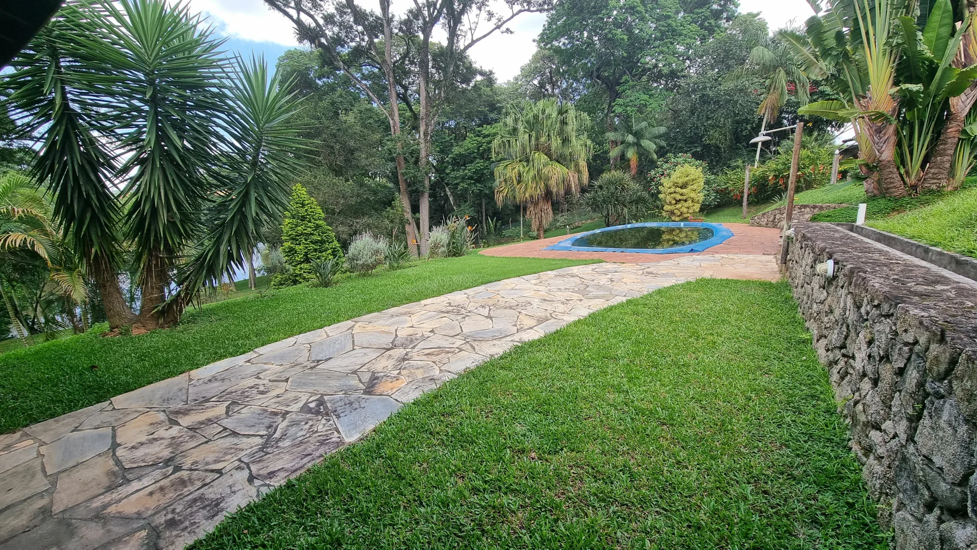 Chácara Alto Padrão com Lago em Mairinque – 5.500 m², Casa com 4 Dorms (2 Suítes)