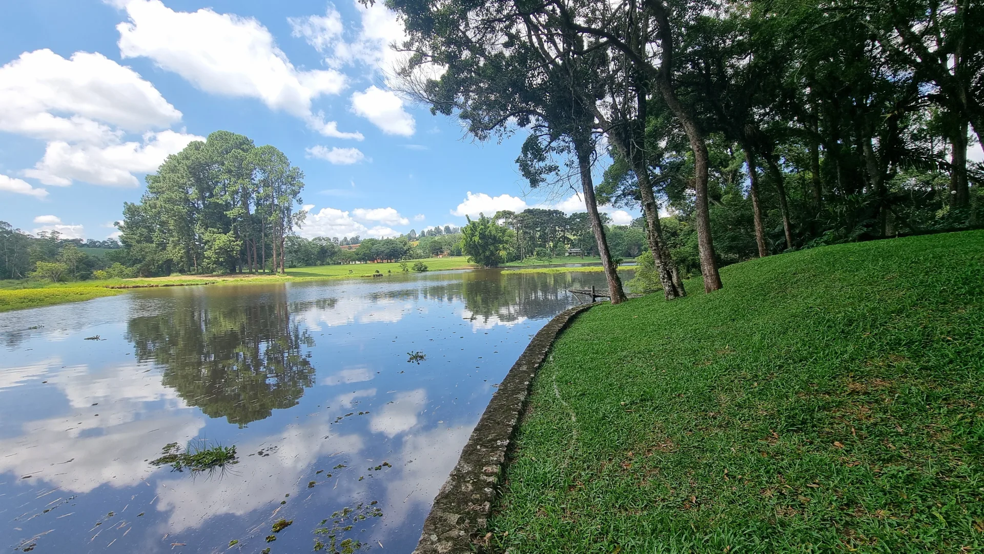 Chácara Alto Padrão com Lago em Mairinque – 5.500 m², Casa com 4 Dorms (2 Suítes)