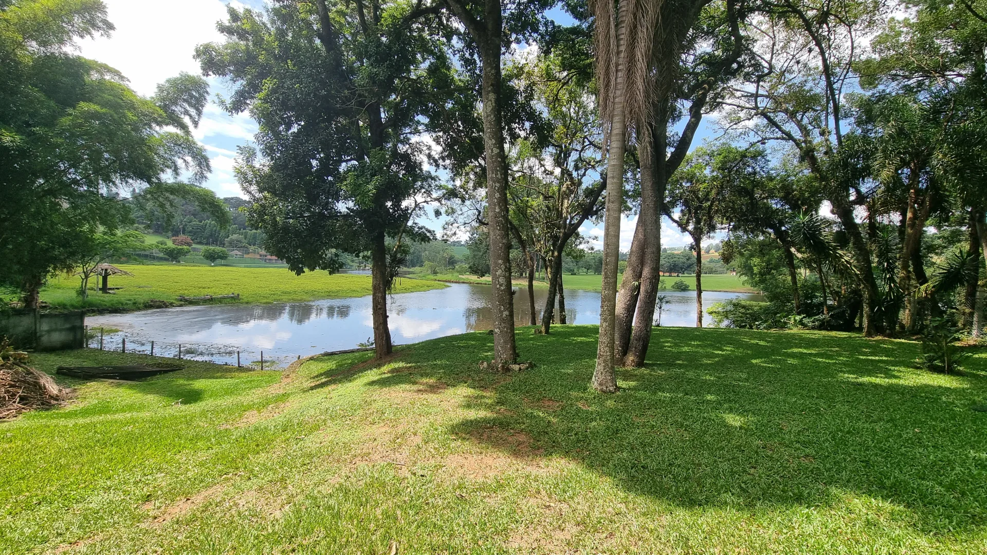 Chácara Alto Padrão com Lago em Mairinque – 5.500 m², Casa com 4 Dorms (2 Suítes)