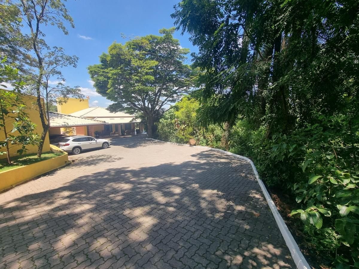 Chácara à venda em bairro nobre em Sorocaba próximo a Raposo Tavares e Centro